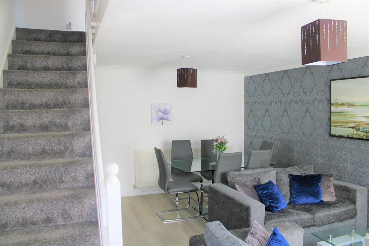 Homely And Budget Friendly 3 Bed House Sleeps 6 Free Parking! Milton Keynes Exteriör bild